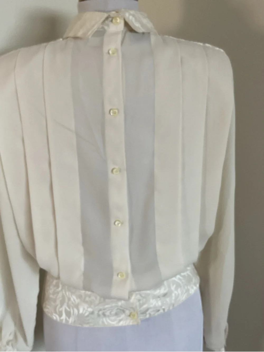 Vintage Nilani Ivory Pleated Blouse 8 Embroidered Yoke 80s Office Chic - Picture 7 of 8